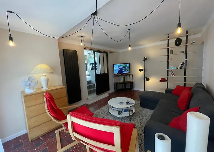 Appartement Bandol Proche Plage, Jardin Prive Et Wifi