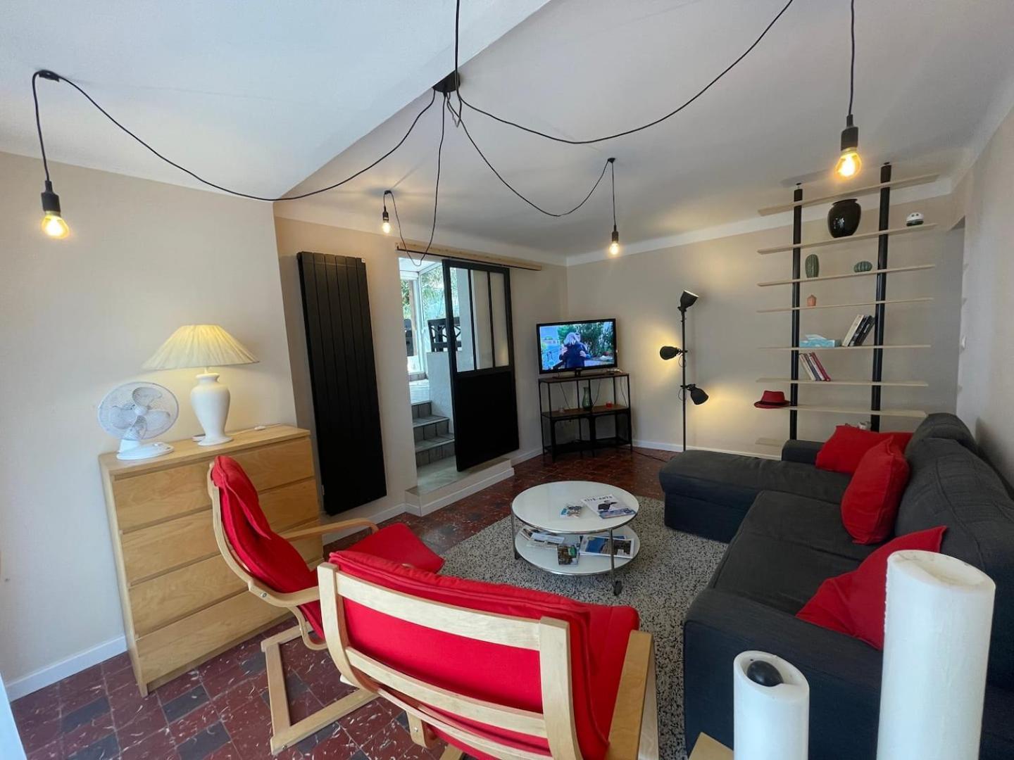 Appartement Proche Plage, Jardin Prive Et Wifi Bandol